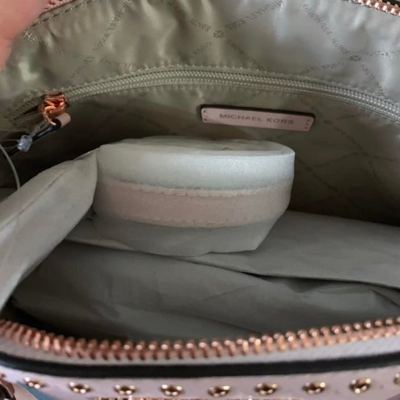 Michael Kors Women’s Rose Gold Pink Large Dome Satchel Brand New - Picture 3 of 16